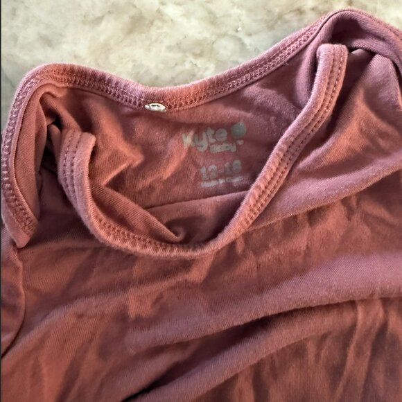 KYTE BABY BODYSUIT ONESIE IN DUSTY ROSE SZ 12-18 MOS - Picture 2 of 2